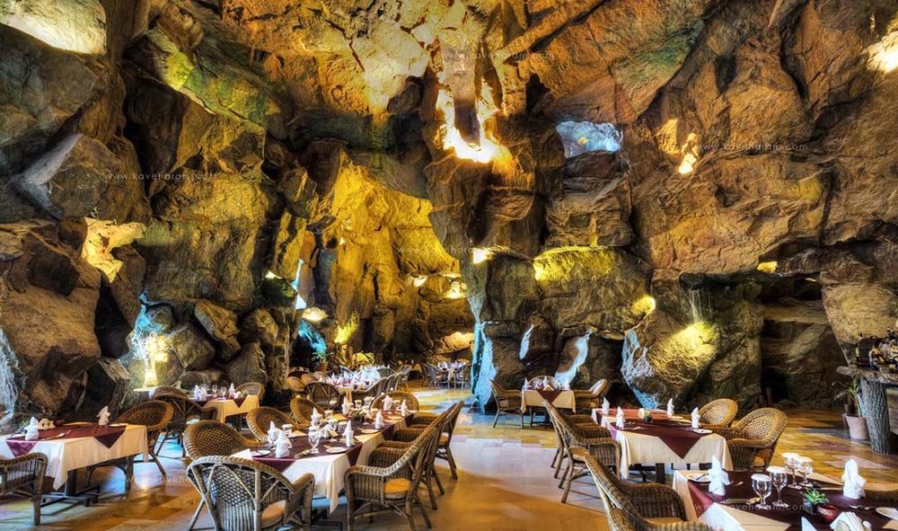 رستوران کوه سنگی در کیش