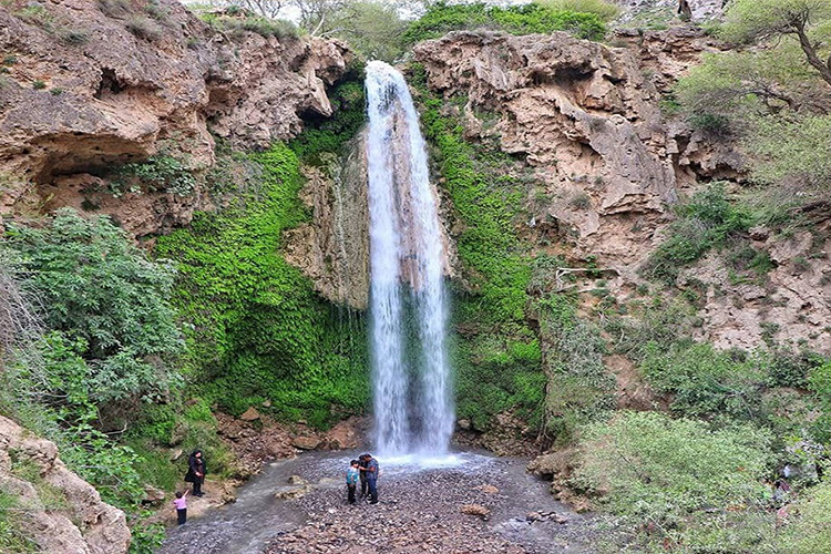 جاهای دیدنی مشهد و آبشار قره سو