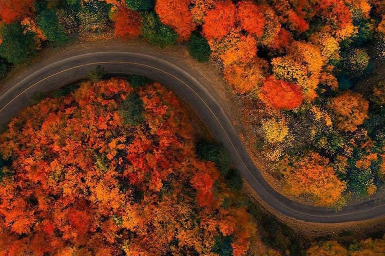 بهترین مقصد سفر در پاییز و جاده اسالم