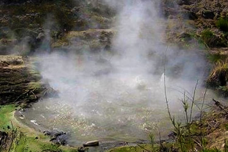 بهترین مقصد سفر در پاییز و سیرج