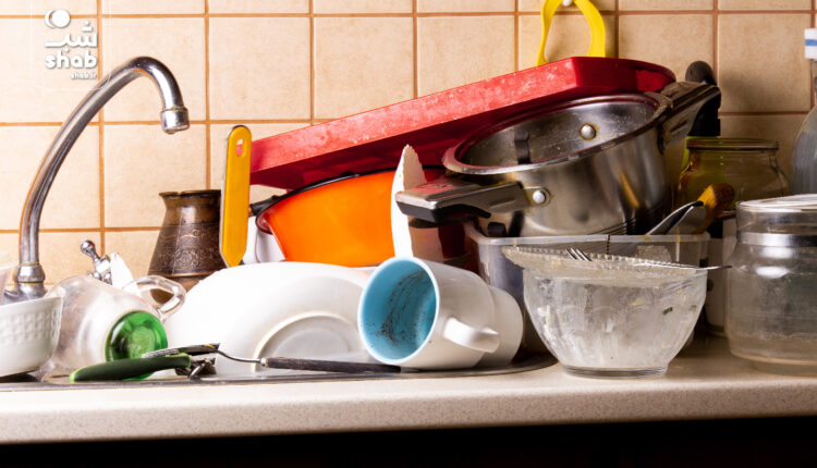 ظروف کثیف آشپزخانه