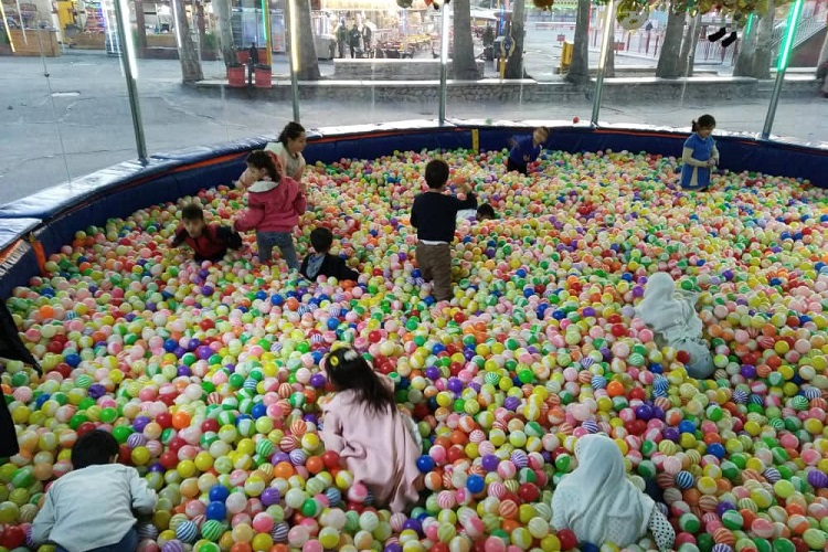 استخر توپ لونا ۲