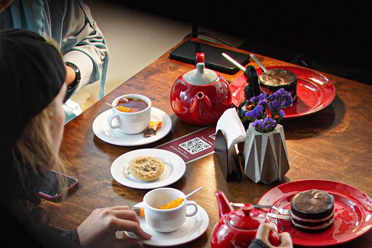 کافه دارچین از بهترین کافه های تهران