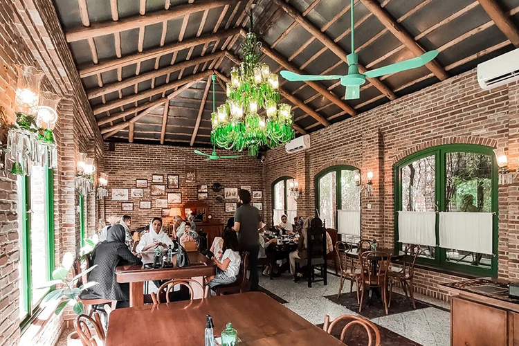 کافه روحی از بهترین کافه های تهران