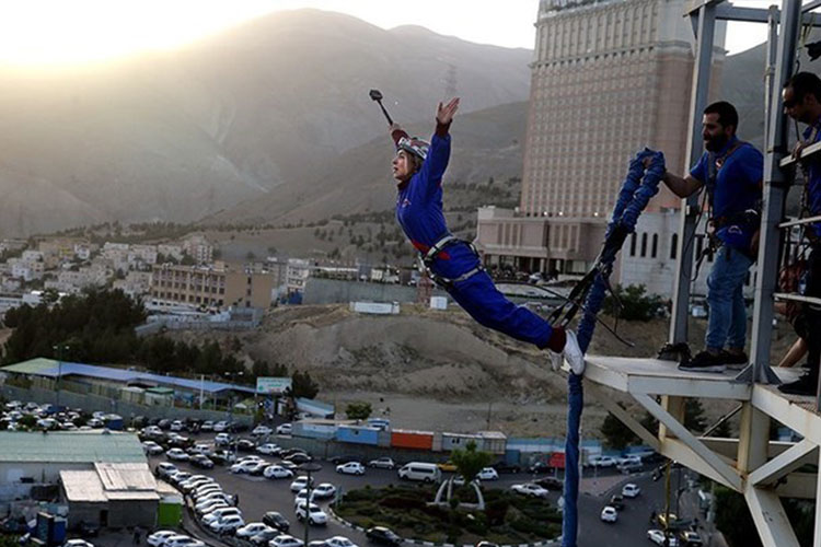 پرش آزاد آدرنالین پارک