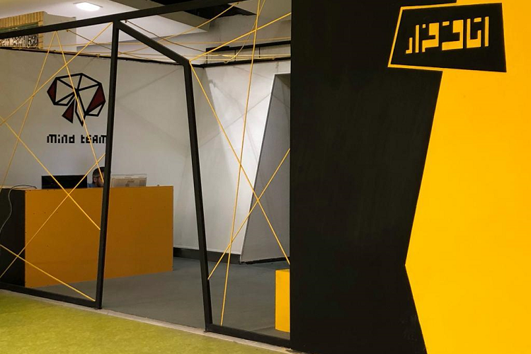 اتاق فرار باغ کتاب