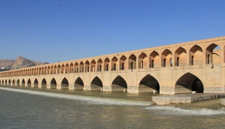 معرفی سی و سه پل اصفهان