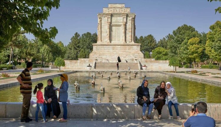 آرامگاه فردوسی کجاست