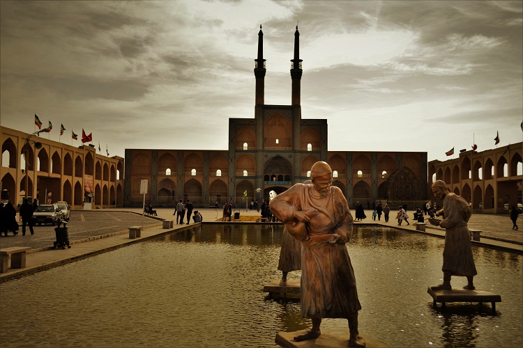 میدان امیر چخماق یزد ب